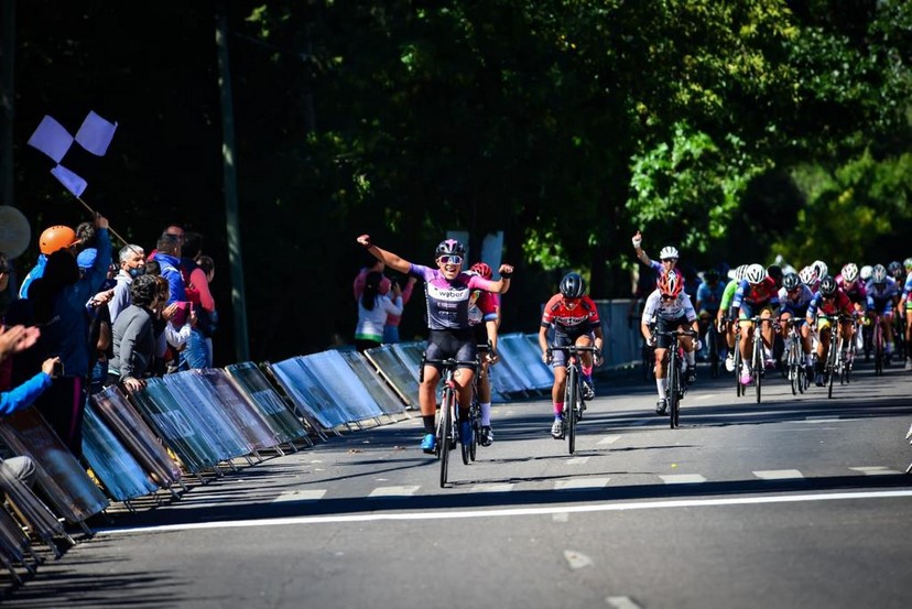 You are currently viewing Vuelta del Porvenir femenina: Eliana Tocha se quedó con la primera etapa