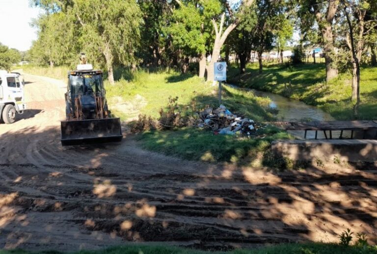Lee más sobre el artículo San Luis Agua realiza constantes mantenimientos en el sistema de canales de Villa Mercedes