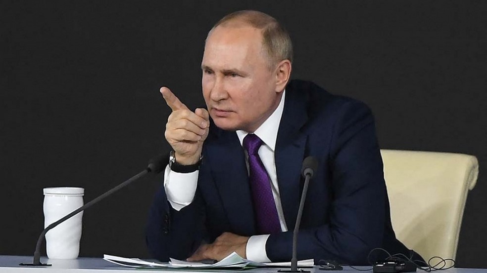 You are currently viewing Putin dijo que si no consigue sus objetivos “por la negociación”, será “por la guerra”