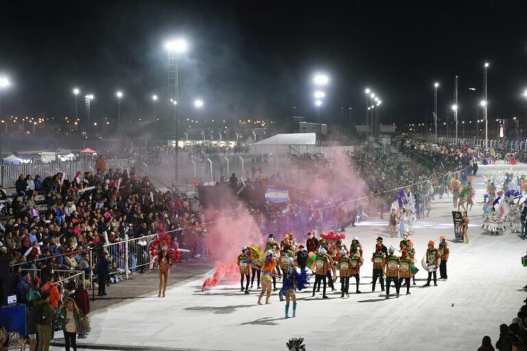 Lee más sobre el artículo Tras dos años, La Pedrera volvió a latir al ritmo del Carnaval