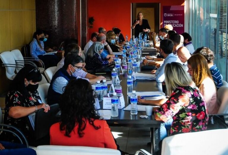 Lee más sobre el artículo Comenzó el tercer encuentro de Paritarias Docentes 2022