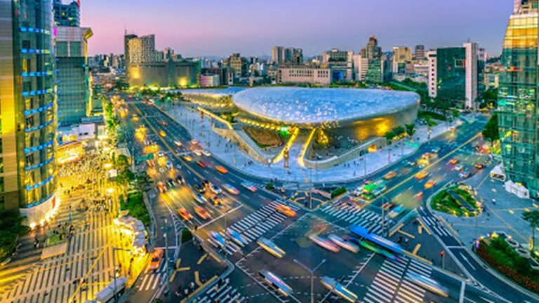 Lee más sobre el artículo Corea del Sur busca trabajadores argentinos: cómo inscribirse y cuánto pagan