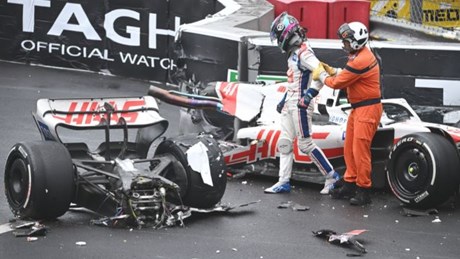 You are currently viewing El impactante choque de Mick Schumacher en el GP de Mónaco: su auto se partió a la mitad