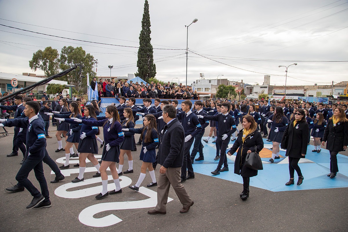 Read more about the article El tradicional desfile pintará de Celeste y Blanco las calles de San Luis