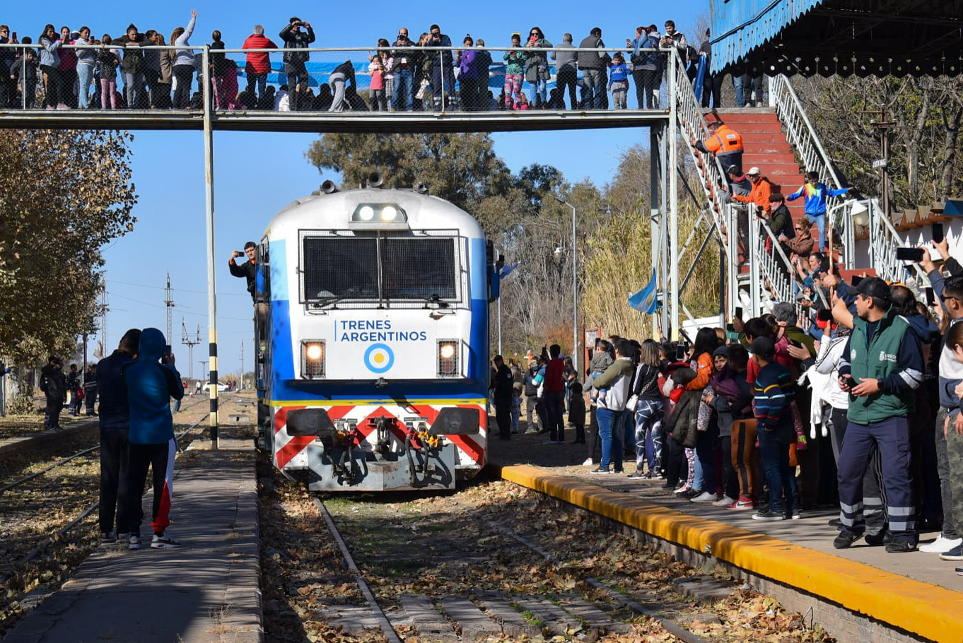 Read more about the article “La llegada del tren de pasajeros nos llena de alegría, esperanza e ilusión”