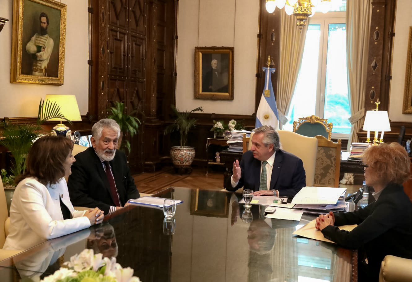 Read more about the article Reunión del gobernador con el presidente