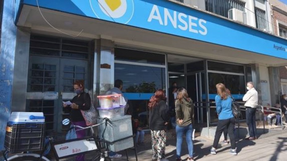 Read more about the article ANSES pagará hasta $18.000 extra en la segunda quincena de julio: quiénes son los beneficiarios