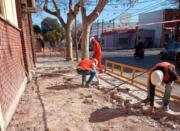 Read more about the article Vuelta a clases: las cuadrillas de Infraestructura Escolar trabajaron en más de 40 escuelas durante el receso invernal