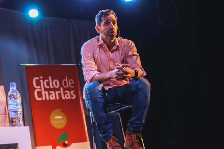Lee más sobre el artículo A sala llena, se realizó el primer encuentro del ciclo de charlas sobre consumo problemático y salud mental