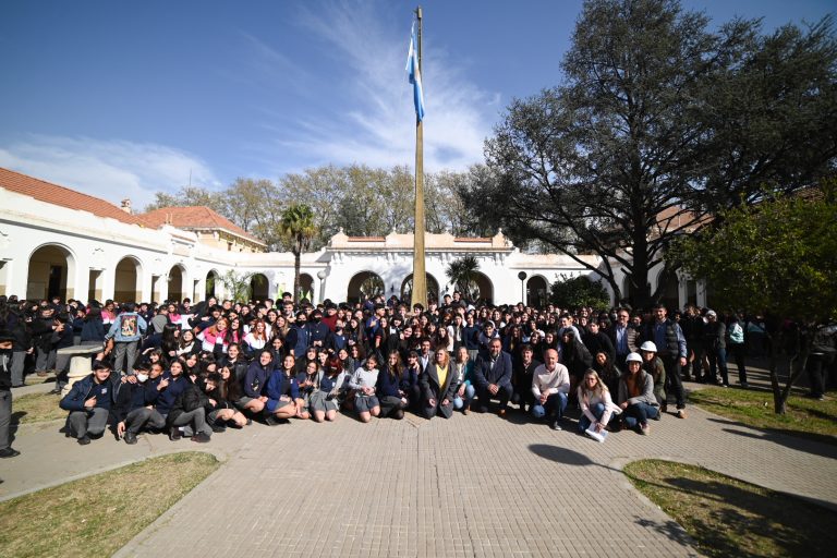 Lee más sobre el artículo Iniciaron dos ansiadas obras escolares para Villa Mercedes