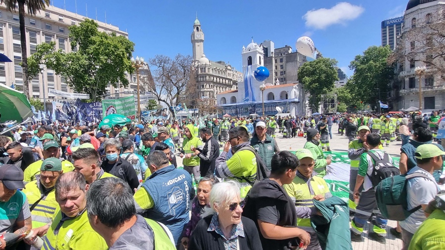 Read more about the article La Plaza de Mayo se prepara para celebrar el Día de la Lealtad peronista