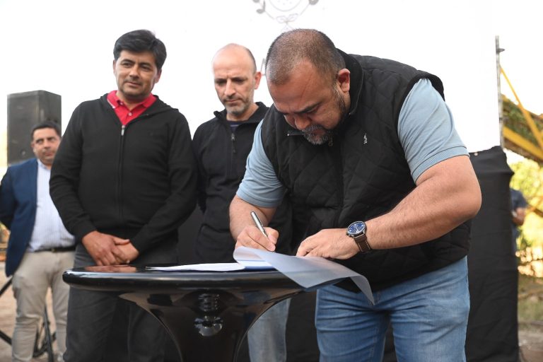 Lee más sobre el artículo Comenzó la construcción de una escuela modelo en el barrio “Santa Rita de Casia” de Villa Mercedes