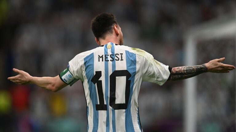Read more about the article Messi agiganta su leyenda y se convertirá en el argentino con más partidos en Mundiales