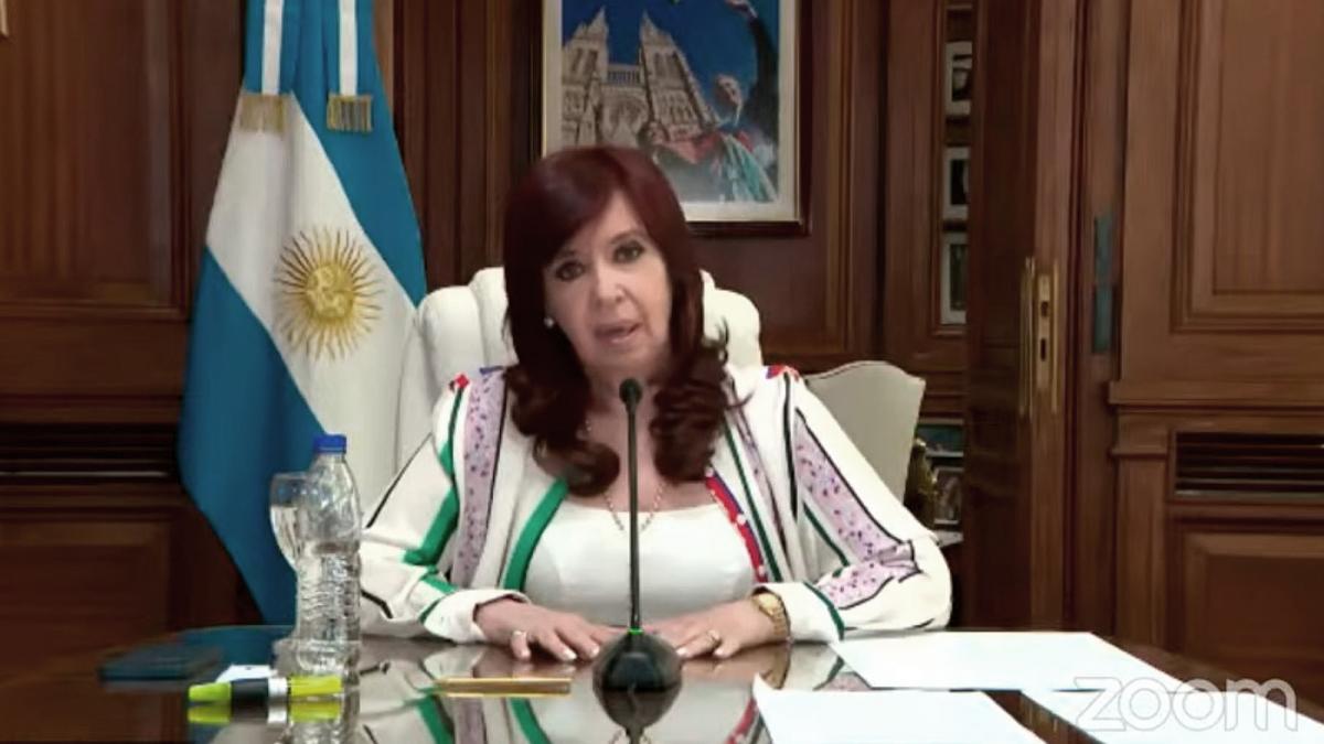 You are currently viewing Declaró Cristina Fernández: “El Tribunal es un pelotón de fusilamiento”