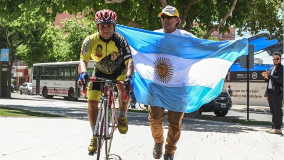 Read more about the article “La bicicleta es mi medicina”, afirmó el ciclista con Parkinson que pedaleó de La Quiaca a Ushuaia