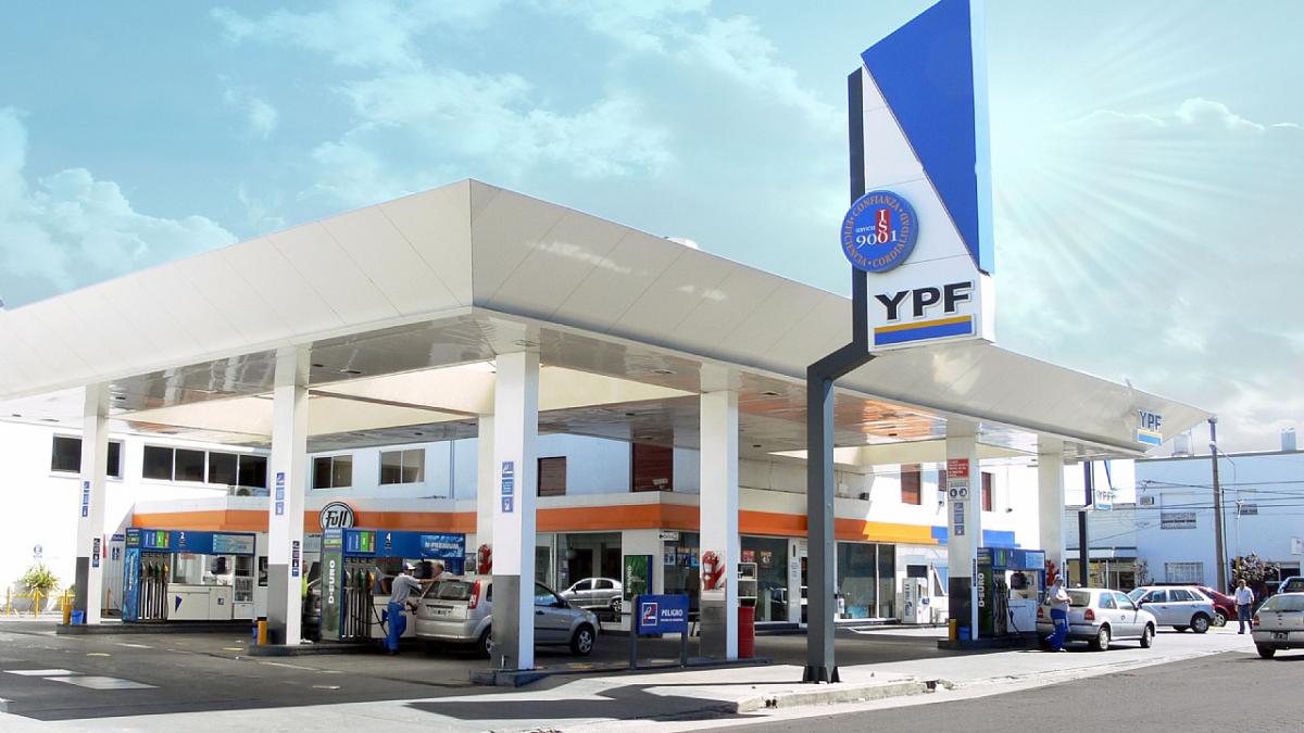 You are currently viewing YPF aumentó 4% los combustibles tal lo acordado por las petroleras con el Gobierno