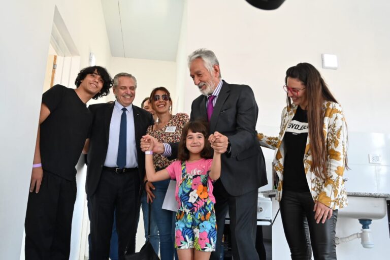 Lee más sobre el artículo Sueños cumplidos: 300 familias de Villa Mercedes festejarán las fiestas en sus nuevos hogares