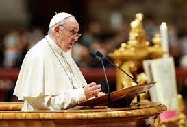 You are currently viewing Se agravó la salud de Benedicto XVI y el papa Francisco pidió orar por él