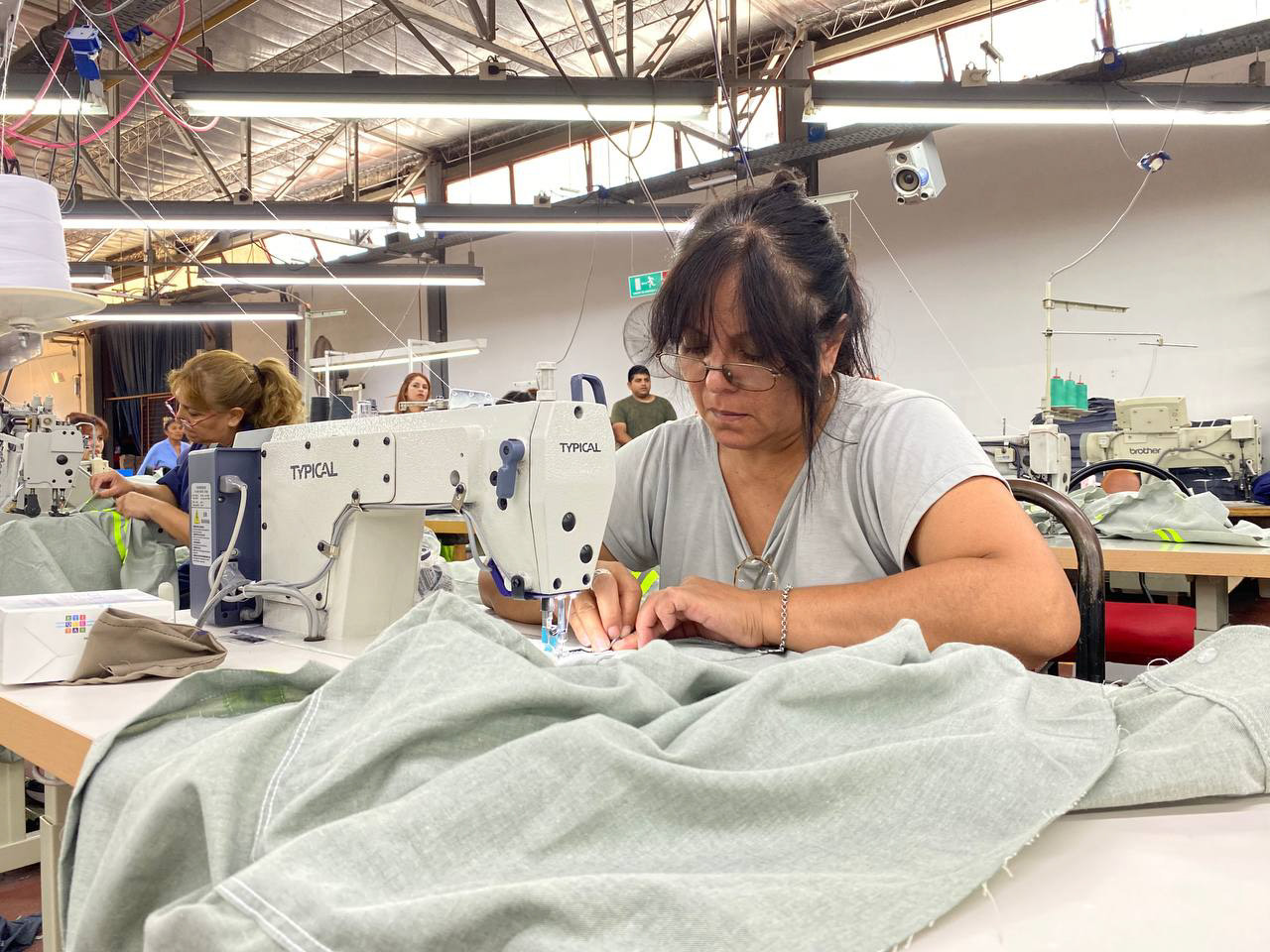Read more about the article Inserción Laboral: 20 beneficiarios se incorporaron a la textil Guayabera