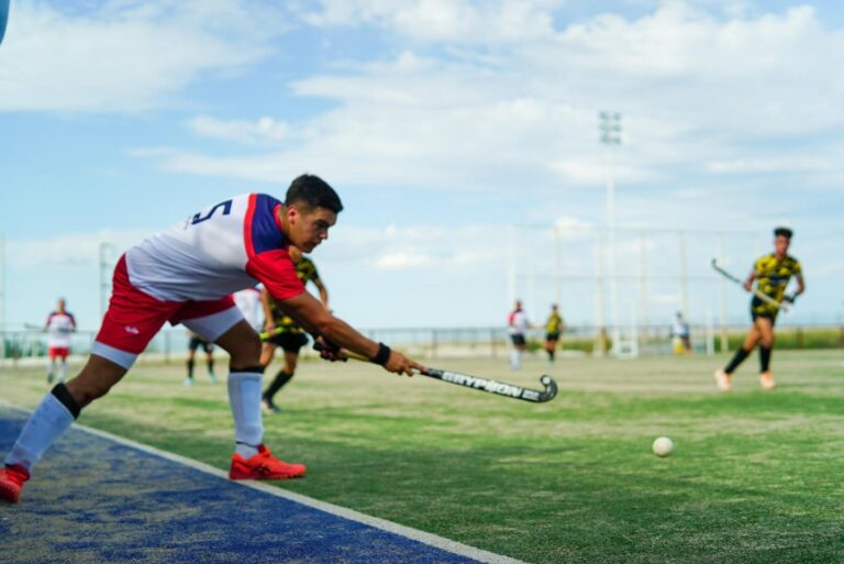 Lee más sobre el artículo Los clubes de hockey de Villa Mercedes entrenan en La Pedrera