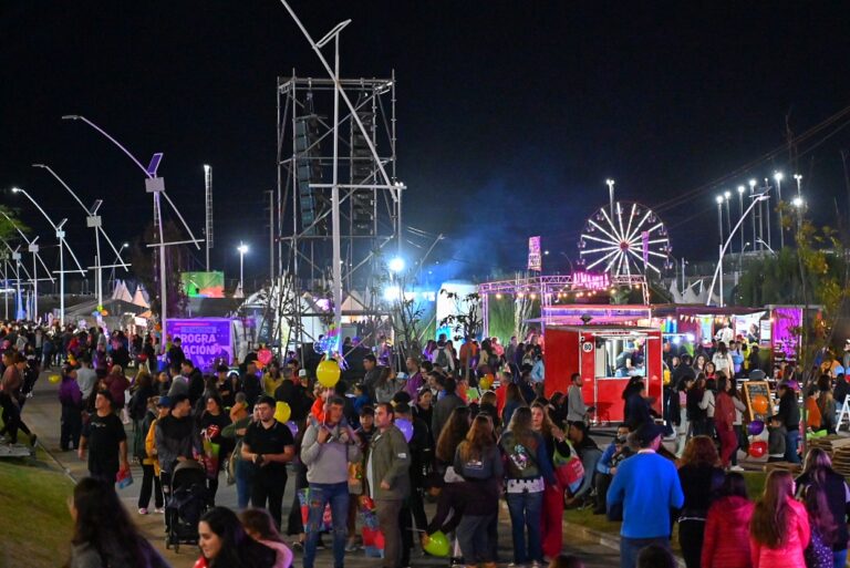 Lee más sobre el artículo En el segundo día, la Feria Industrial continúa con el impulso a las macro y micro economías
