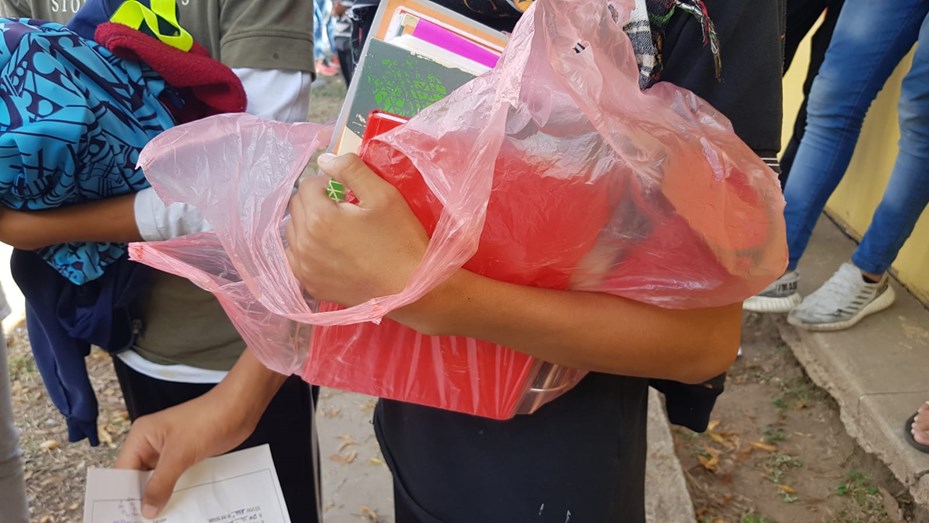 You are currently viewing Córdoba: piden que los alumnos lleven los útiles en bolsas transparentes para detectar armas