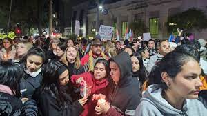 You are currently viewing Multitudinaria marcha en Chaco para pedir justicia por el femicidio de Cecilia