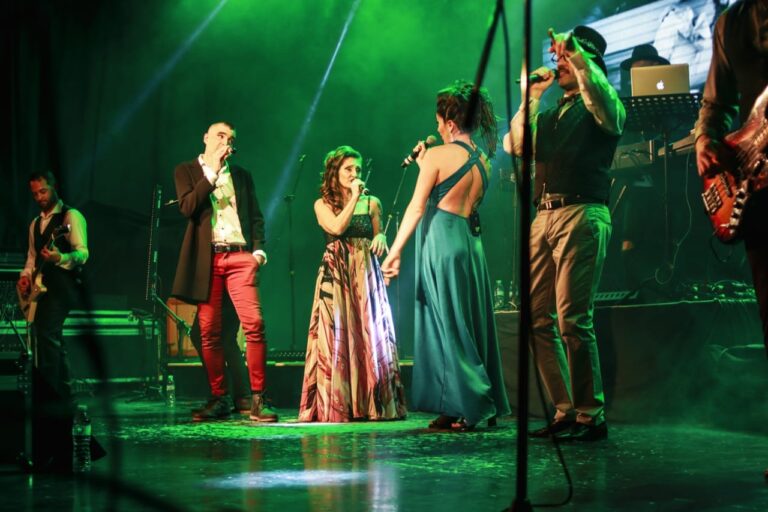 Lee más sobre el artículo El Molino Fénix vivió una noche épica con el concierto de Efecto Mercury