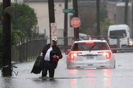 Read more about the article Nueva York bajo el agua: declararon la emergencia por fuertes lluvias e inundaciones