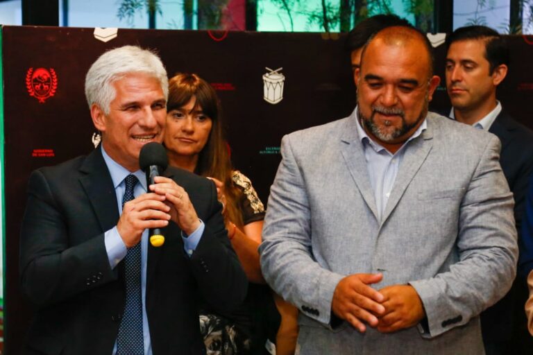 Lee más sobre el artículo Claudio Poggi presidió el acto de traspaso de ‘El Lago’
