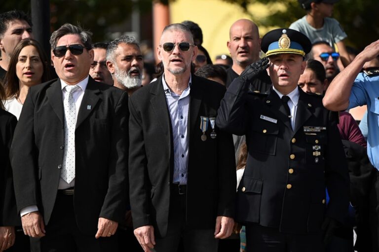 Lee más sobre el artículo Emotivo Homenaje a los Héroes de Malvinas en la Plazoleta Brigada Heroica