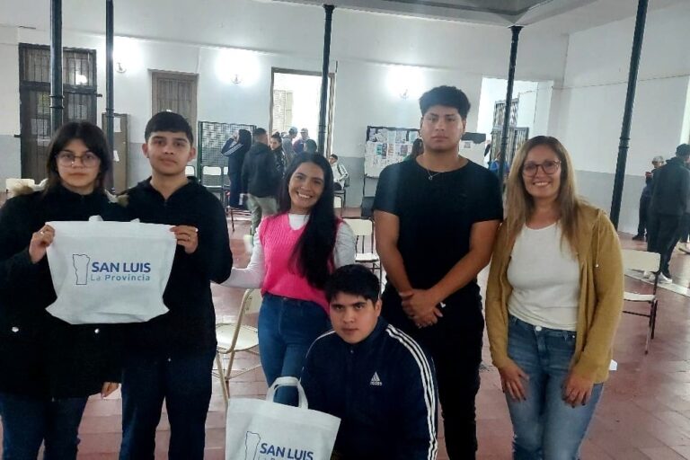 Lee más sobre el artículo Intercolegiales Culturales: estudiantes de la escuela ‘Juan Esteban Pedernera’ participan en una tarde creativa