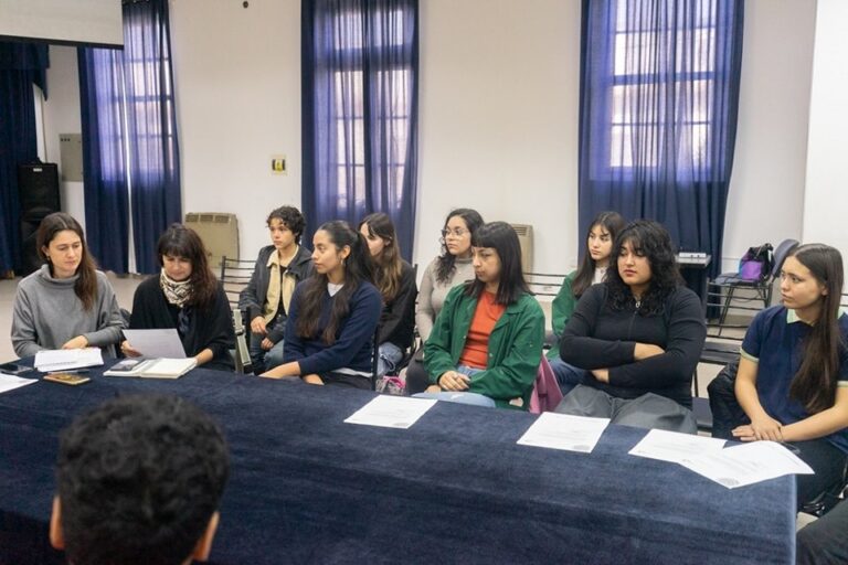 Lee más sobre el artículo Encuentro productivo con Centros de Estudiantes en el Salón Azul