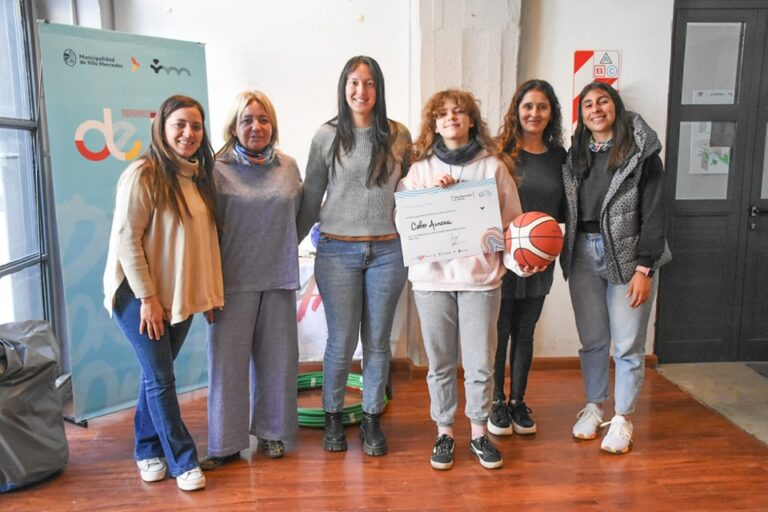 Lee más sobre el artículo Desayuno de celebración con las campeonas de básquet U14