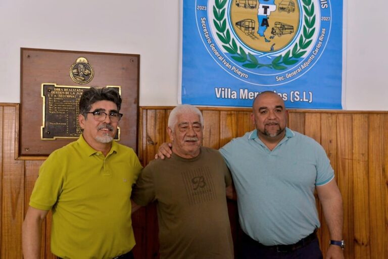 Lee más sobre el artículo El intendente Frontera se reunió con representantes de la UTA para dialogar sobre la labor de los colectiveros