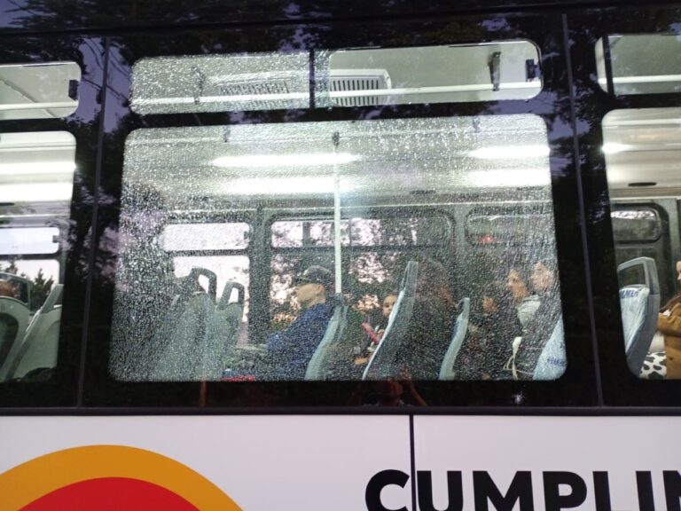 Lee más sobre el artículo Vandalizan una nueva unidad de transporte de Sol Bus en el barrio Unión
