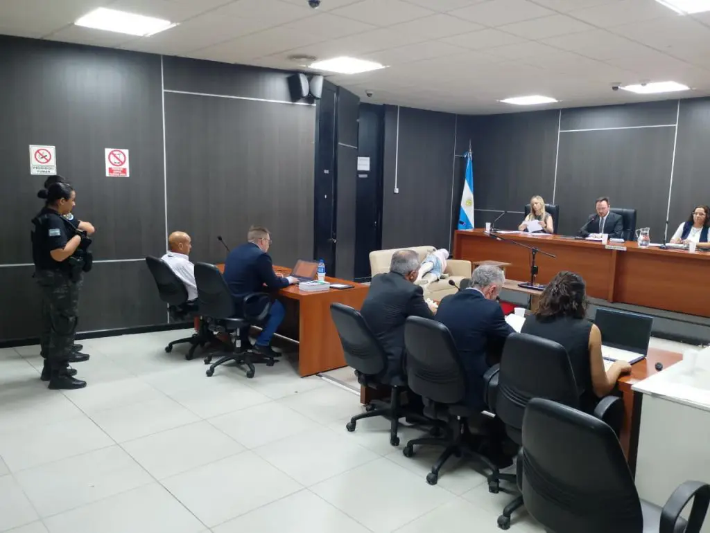 Lee más sobre el artículo CASO ANAHÍ ROBLEDO YUVERO: LA JUSTICIA CONDENÓ A PRISIÓN PERPETUA A AMADO RAIMUNDO DÍAZ