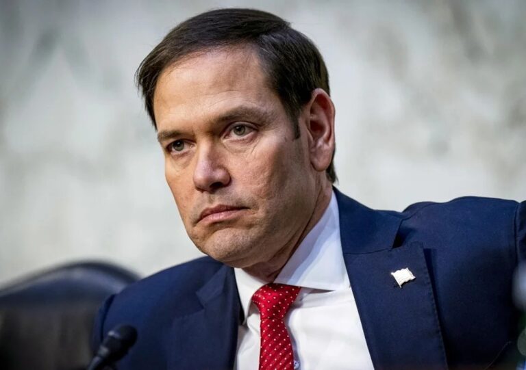 Lee más sobre el artículo Giro en Washington: EEUU aclara que no “gobernará” Venezuela, pero mantendrá la “cuarentena petrolera”