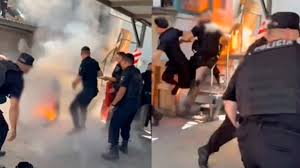 Lee más sobre el artículo Rosario: se prendió fuego frente a una empresa por una presunta deuda salarial