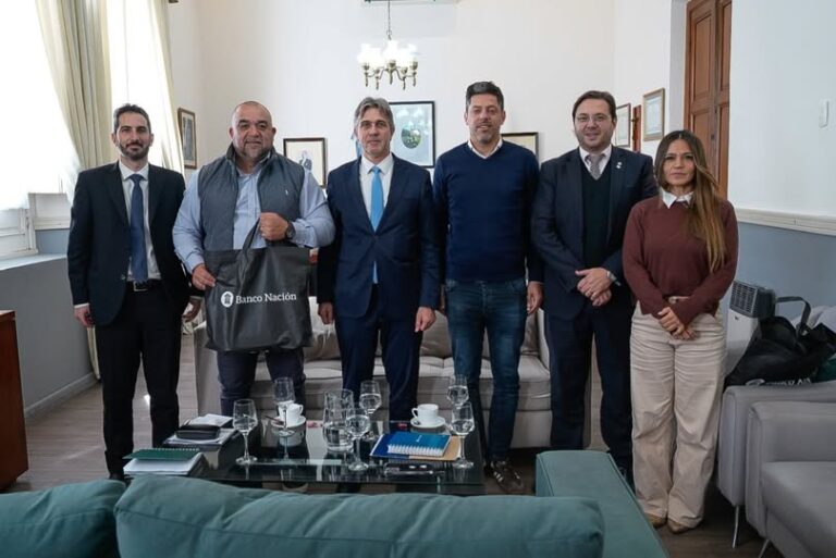 Lee más sobre el artículo El intendente se reunió con las nuevas autoridades del Banco Nación