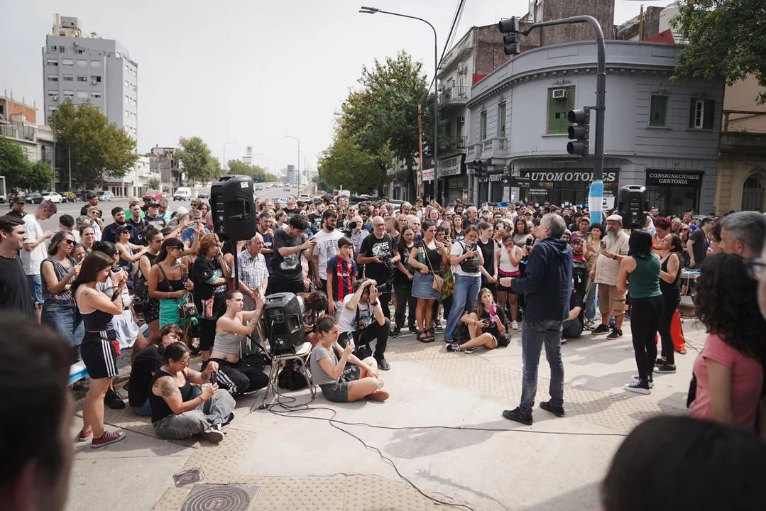 Lee más sobre el artículo Máximo Kirchner conmemoró el 2 de abril con críticas a Milei: “Admira a Margaret Thatcher”