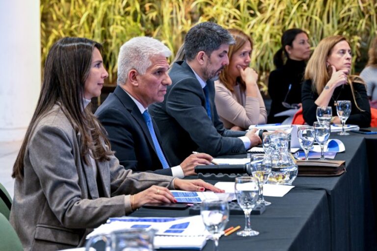 Lee más sobre el artículo El Gobernador coordinó una reunión con su gabinete de ministros