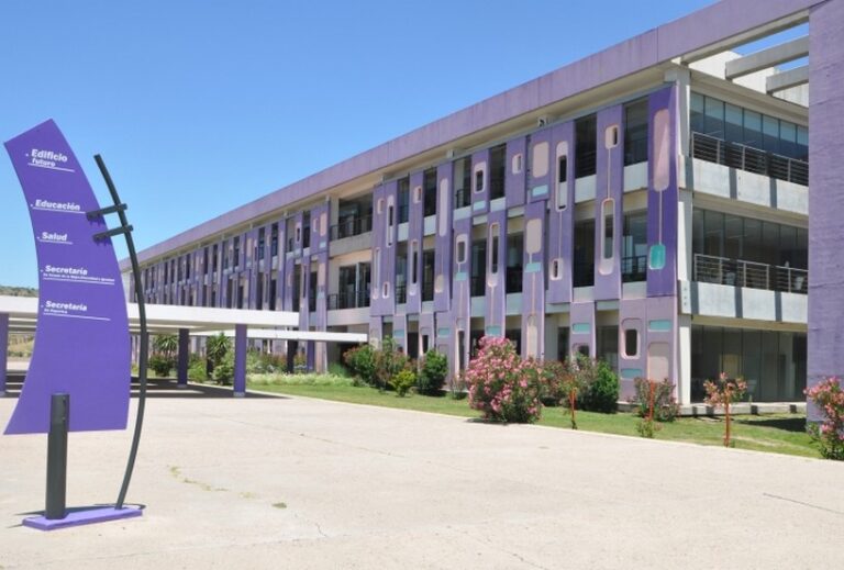 Lee más sobre el artículo Las clases en la provincia serán con presencialidad segura, plena y continua