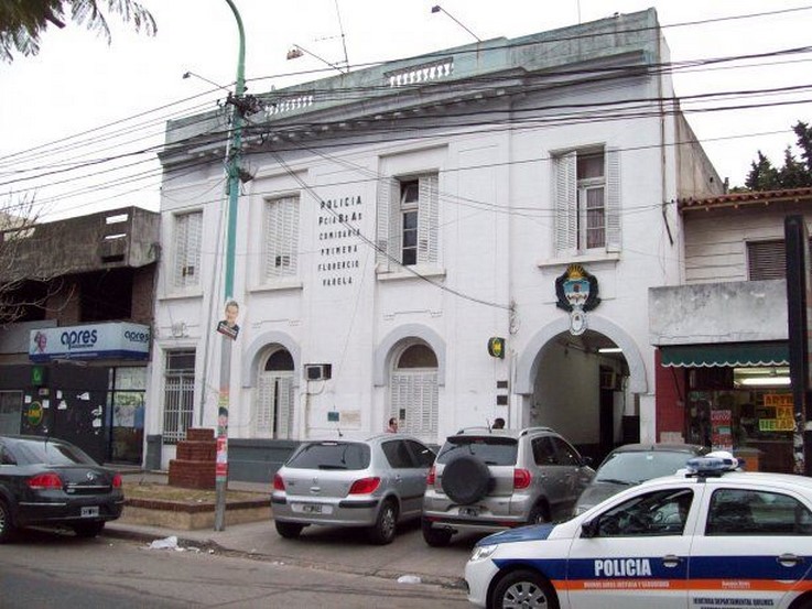 Read more about the article Florencio Varela: denuncian que un comisario violó a una mujer dentro de la comisaría