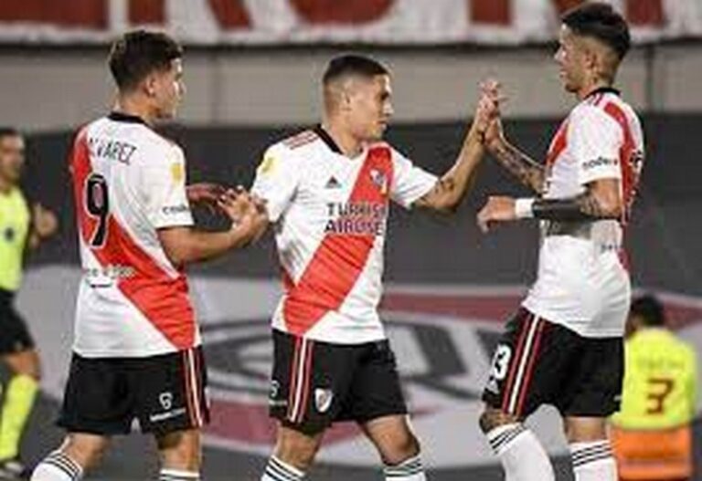 Lee más sobre el artículo Con tres goles de penal, River goleó 4-0 a Gimnasia y llega afilado al Superclásico