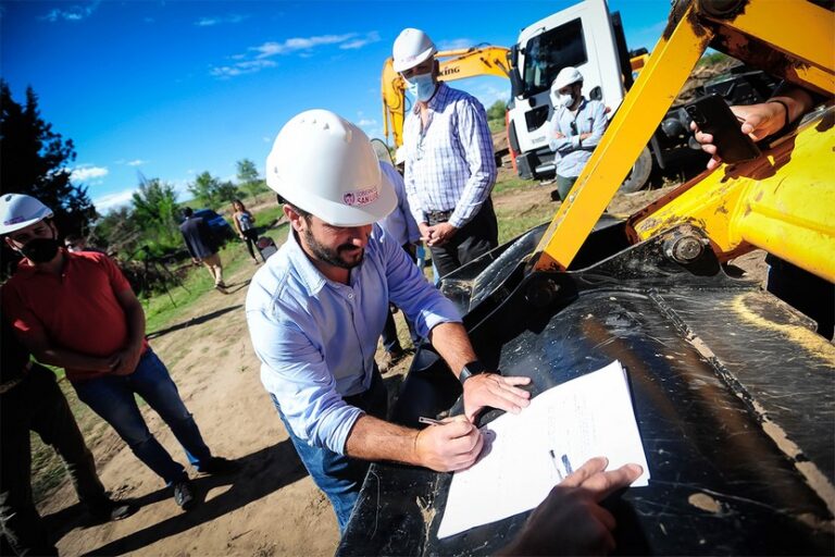 Lee más sobre el artículo Este martes inició la construcción de 24 viviendas en El Trapiche