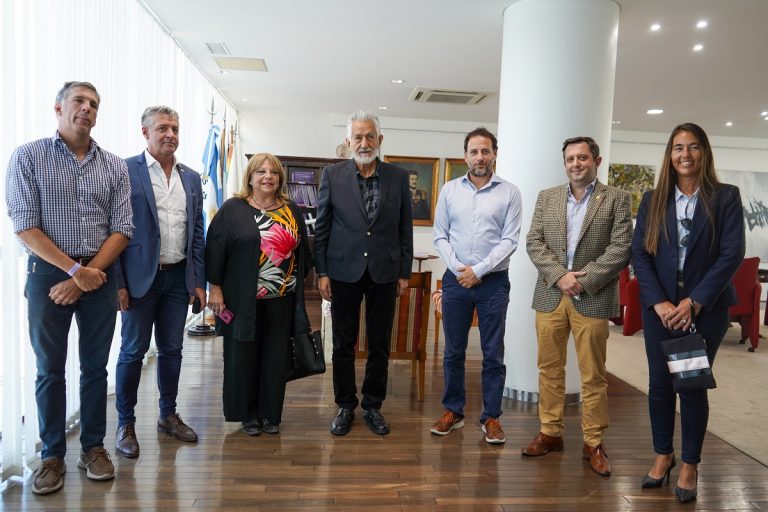 Lee más sobre el artículo El gobernador recibió a las autoridades del FEHGRA