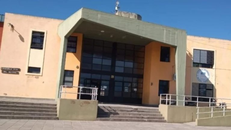 Lee más sobre el artículo Dos alumnos apuñalaron a un compañero en la escuela