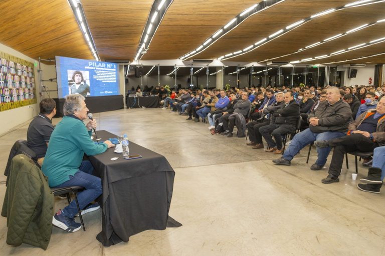 Lee más sobre el artículo Con recuerdos y consejos, el “Pato” Fillol inspiró a cientos de puntanos en Terrazas del Portezuelo