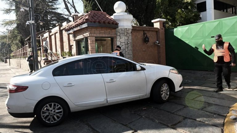 Lee más sobre el artículo El Presidente está reunido en Olivos con Massa y colaboradores de su Gobierno